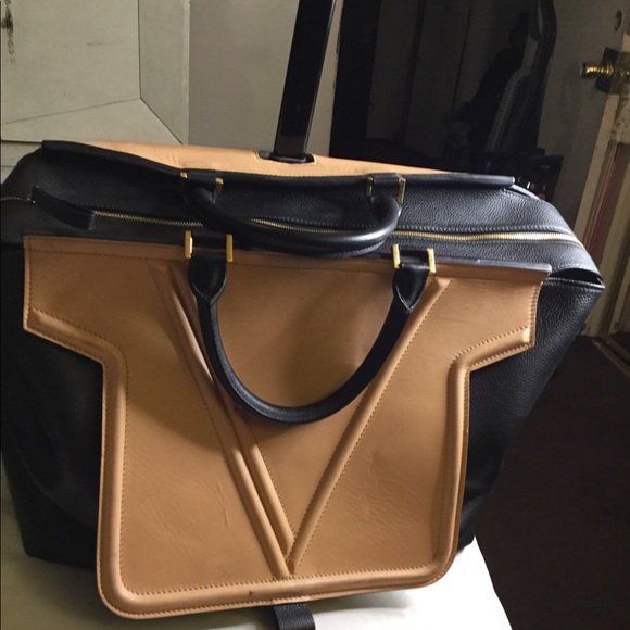 Vionnet Luggage - Picture 2 of 8